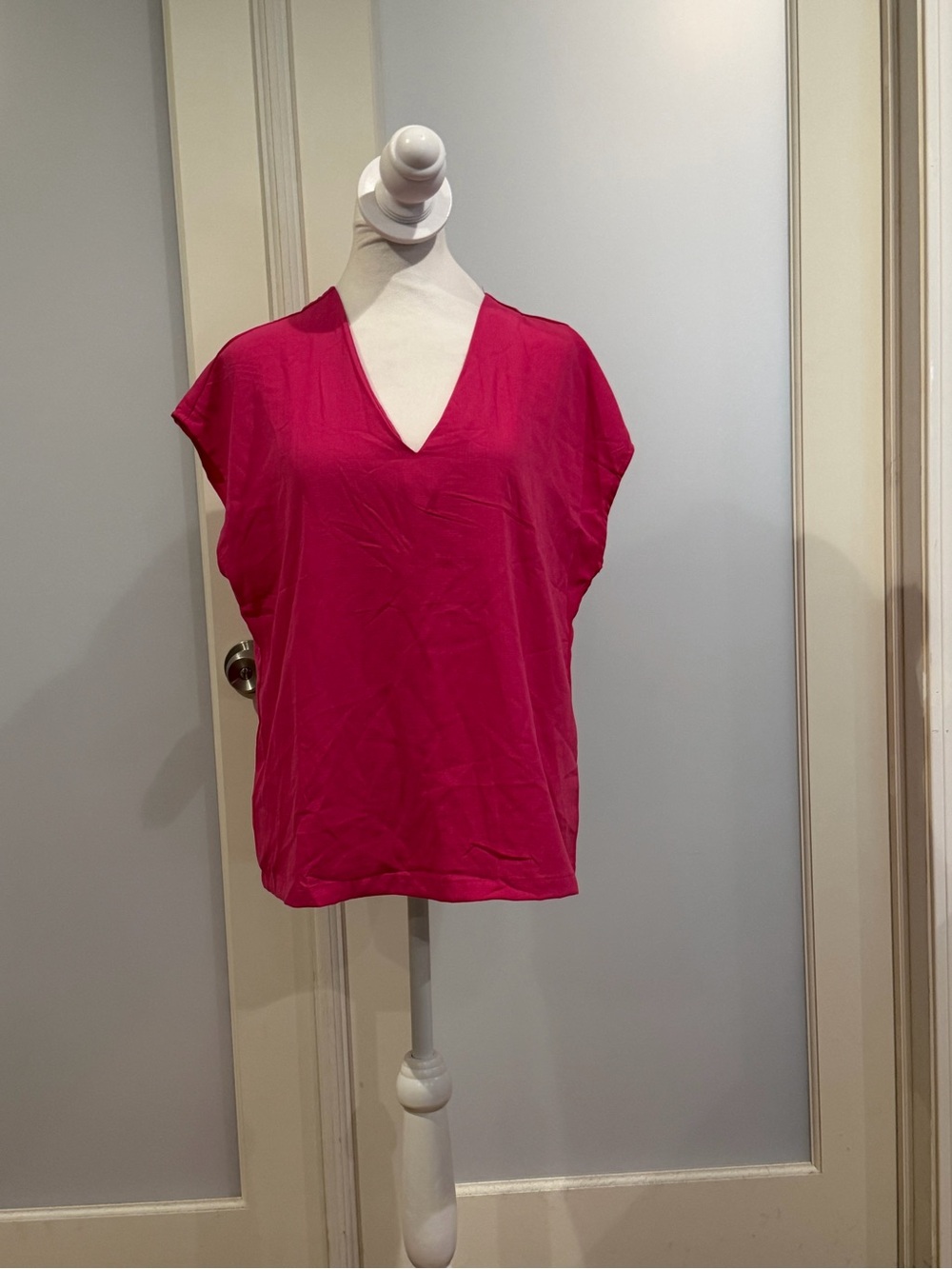 Relaxed V-Neck Short Sleeve Blouse in Fuchsia Pink